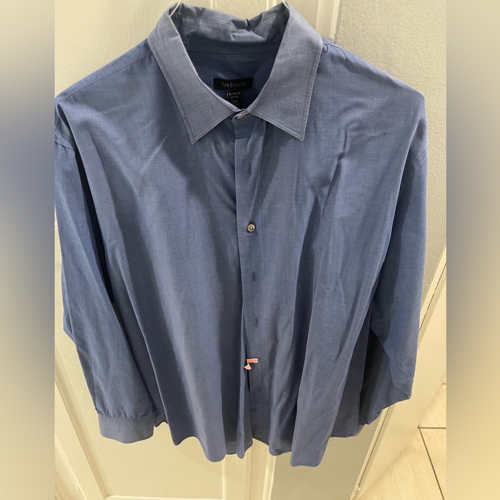 Van Heusen size XL blue dress shirt